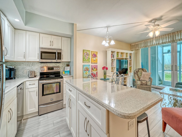 Charming Vacation Rental on Longboat Key. Call Today.